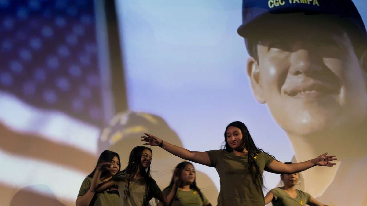 Junior high students remember Vietnam veteran alumni