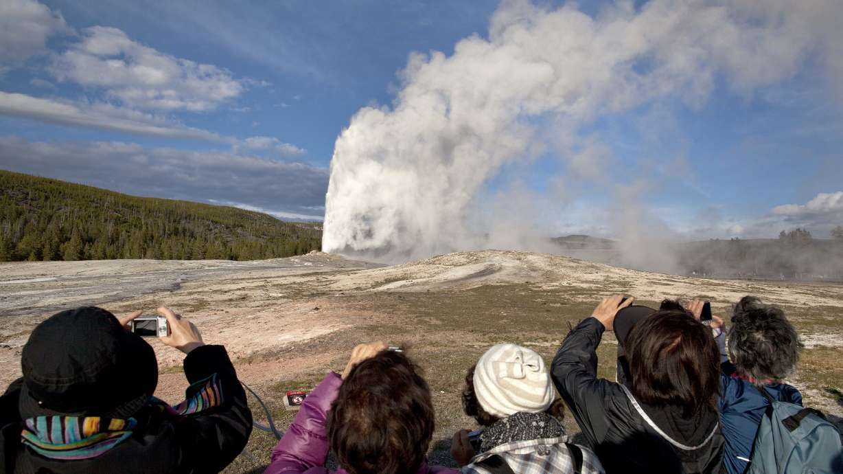 Colorado man pleads guilty to trespassing at Old Faithful