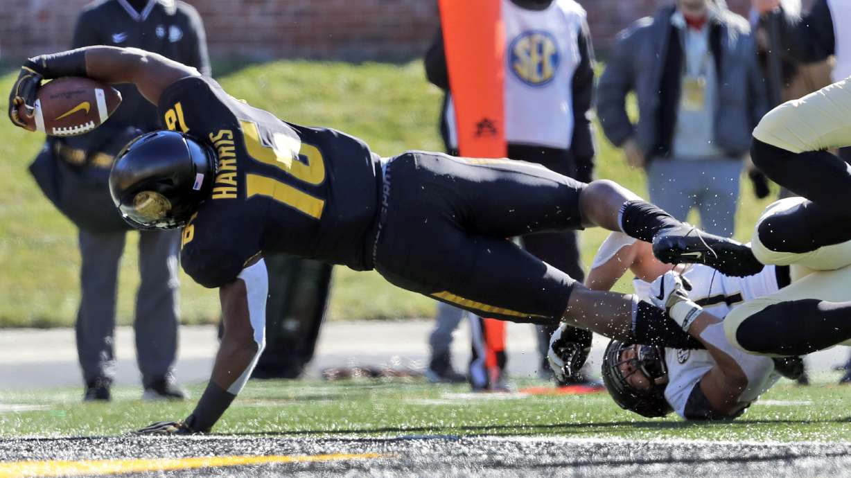 Tigers squeak out 33-28 victory over Vanderbilt