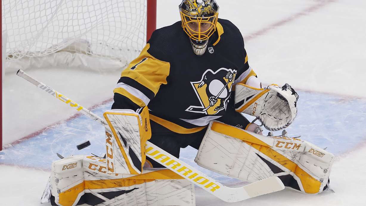 Crosby, DeSmith help Penguins snap 5-game skid