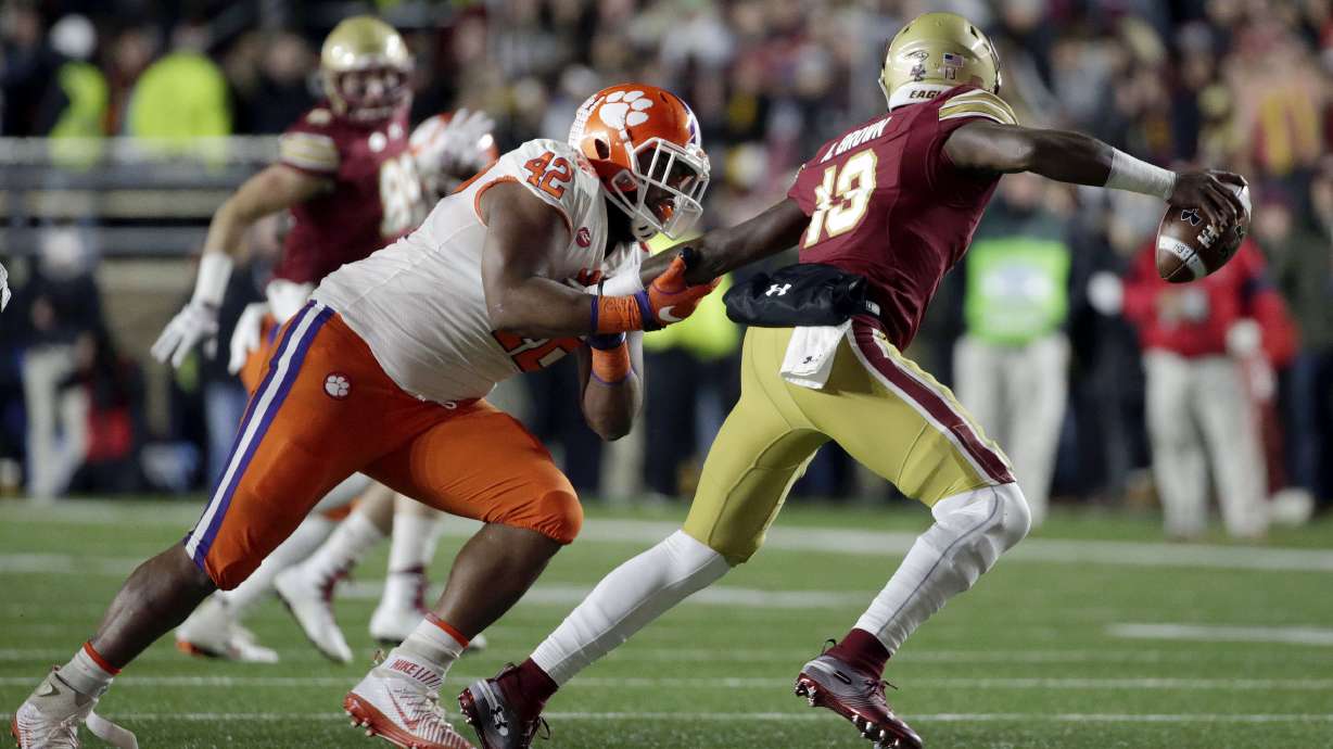 No. 2 Clemson knocks out No. 17 BC 27-7 to win division