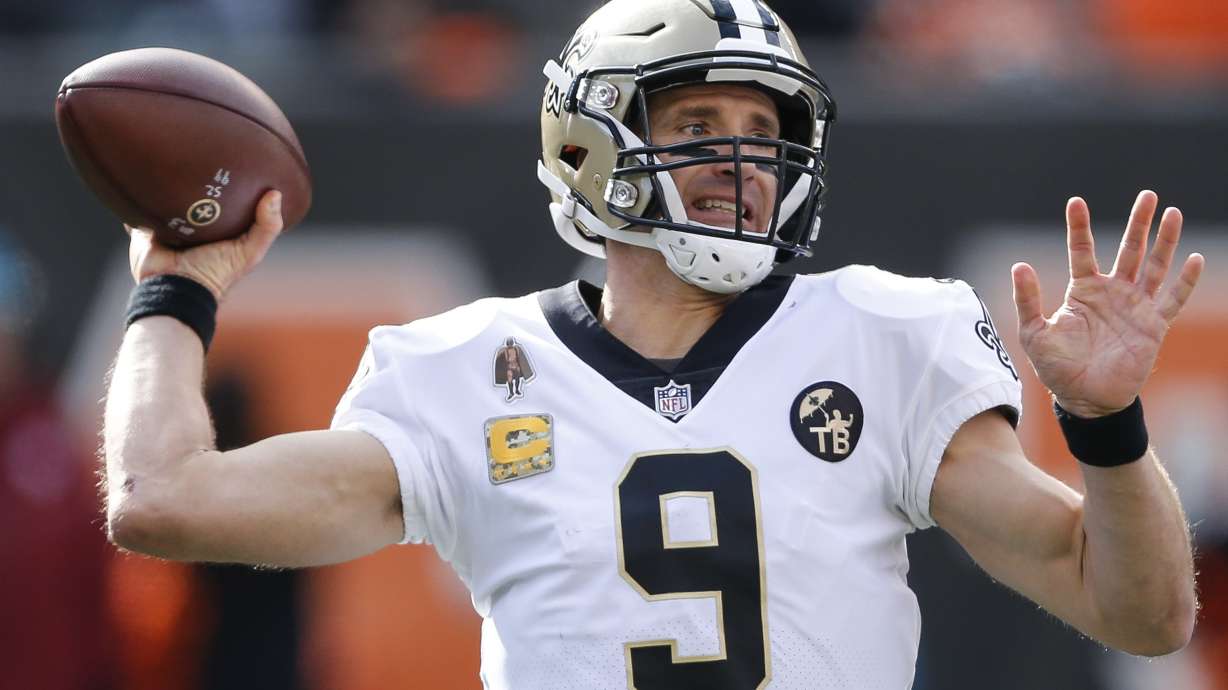 Brees passes Favre with 3 TDs, Saints crush Bengals 51-14
