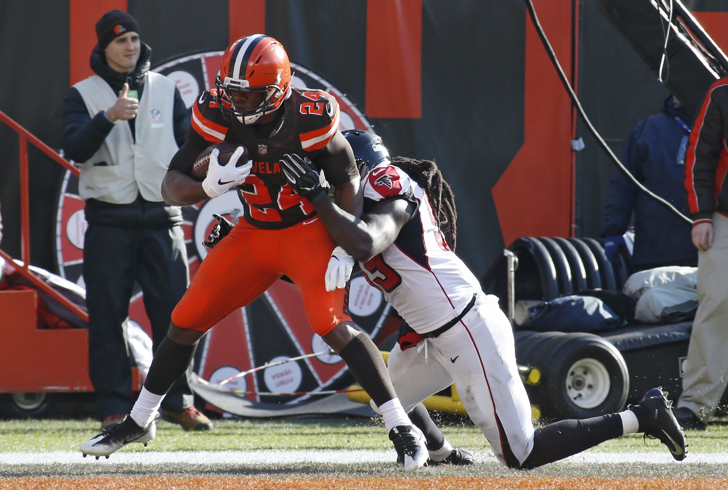 Mayfield Throws TD Pass As Browns Top Falcons