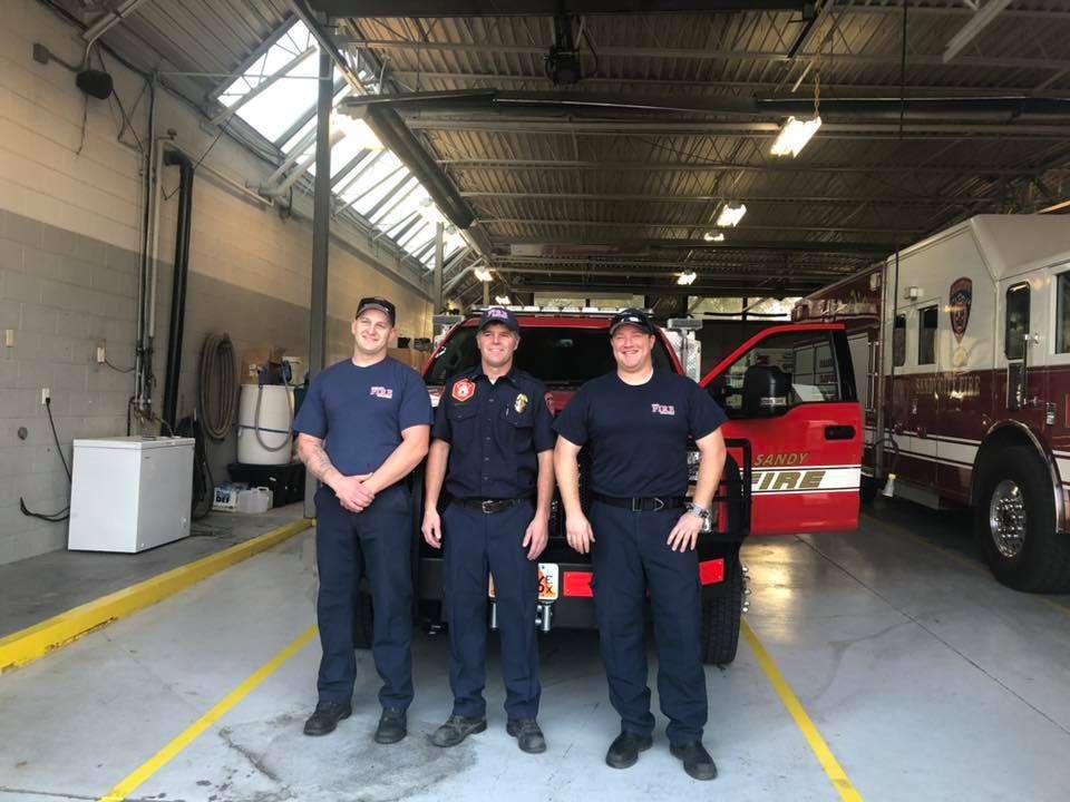 Sandy firefighters prepare to leave Sunday to assist with the devastating fires burning in California. (Photo: Sandy Fire Department)