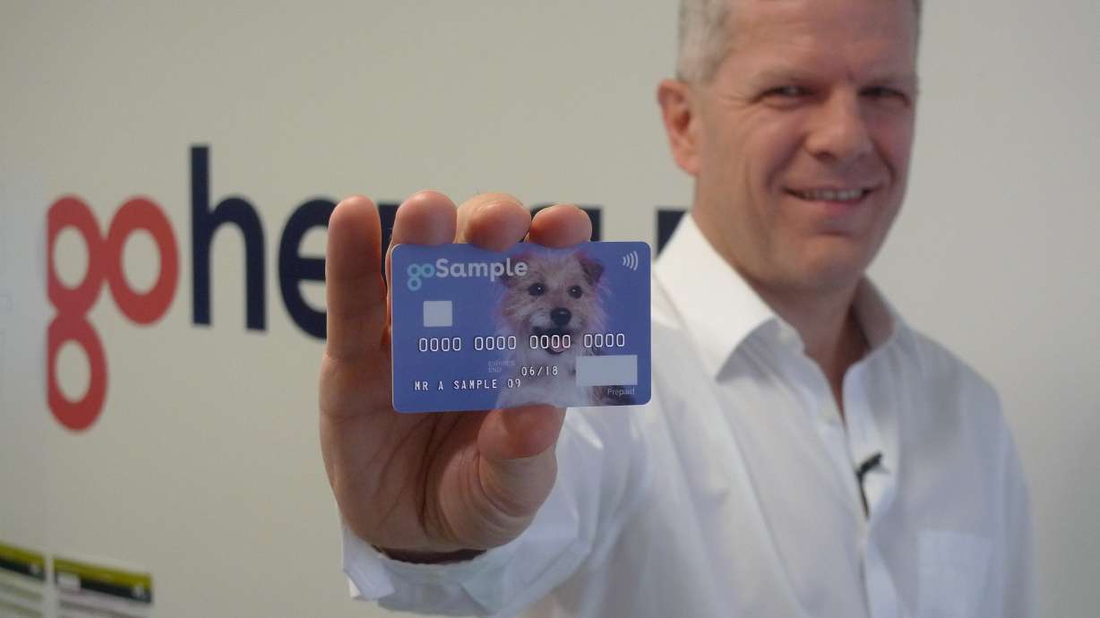 Pocket money apps aim to help kids in cashless world