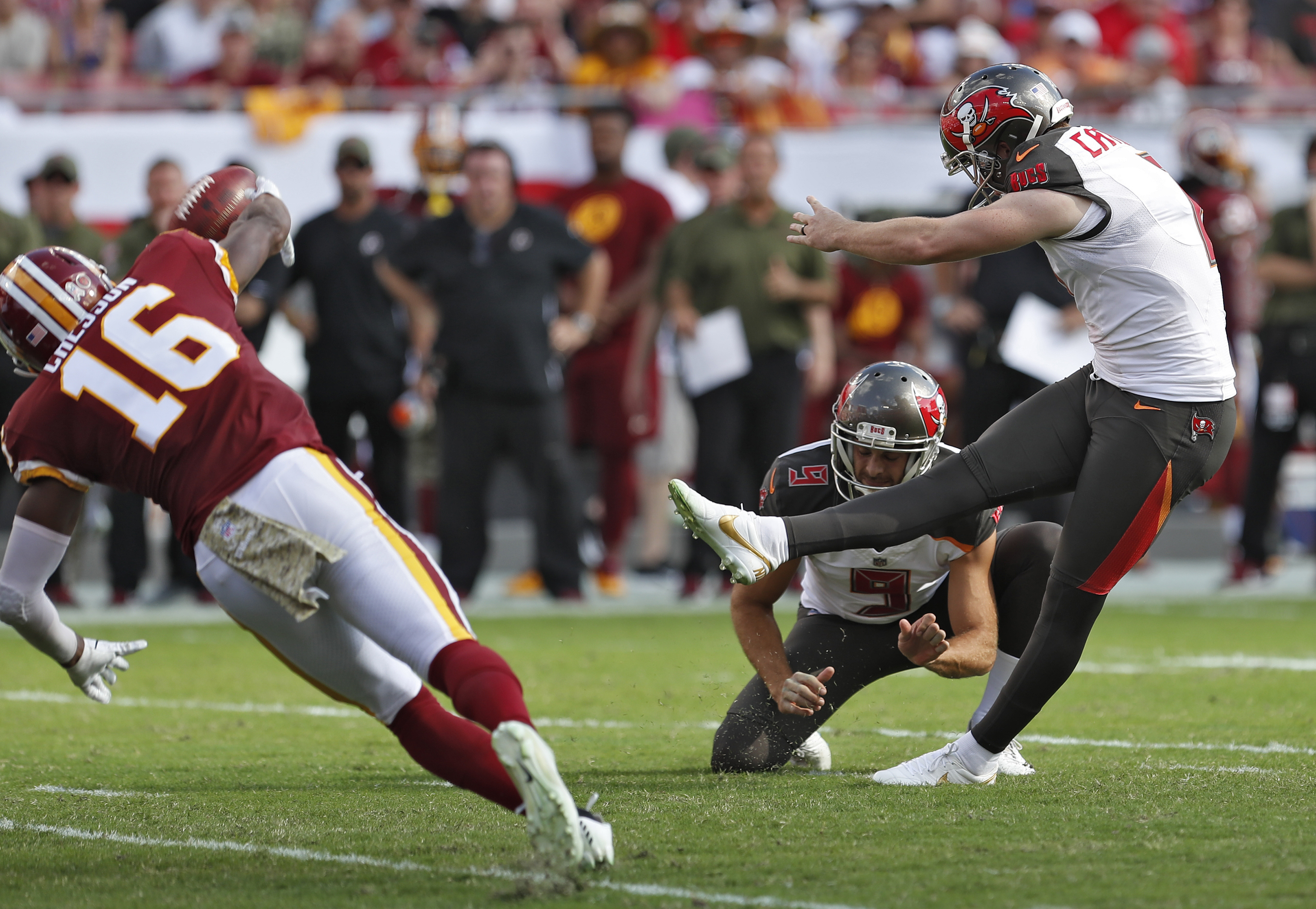 Buccaneers sticking with Fitzpatrick as starting QB
