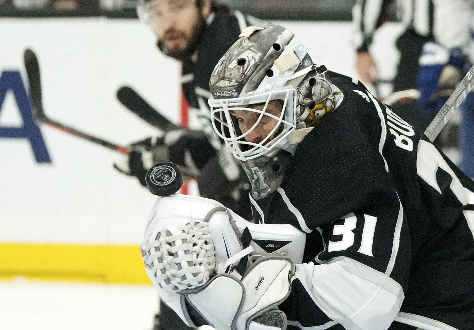 Tavares, speedy Maple Leafs race away from Kings in 5-1 rout