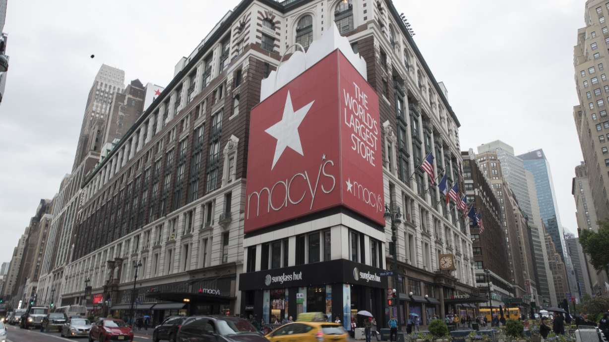 Macy's charges into the holiday shopping season like a boss