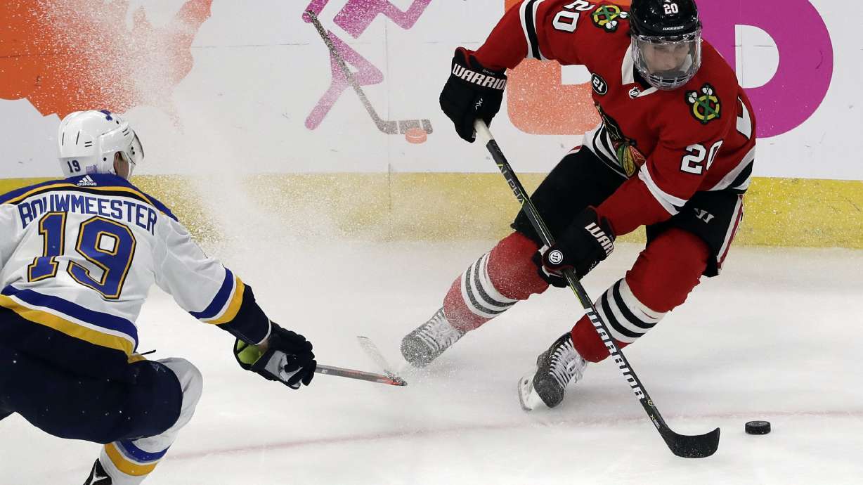 Blackhawks stop 8-game slide by topping Blues 1-0