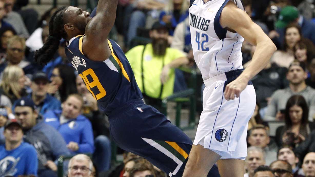 Mavericks hold Jazz to 22 in 2nd half, win 118-68 loss