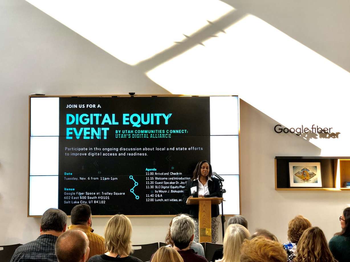 Dr. Joy Pierce speaks to the crowd at the digital equity event in Salt Lake Nov. 6. (Photo: Bryton Sampson, Salt Lake City Public Library)
