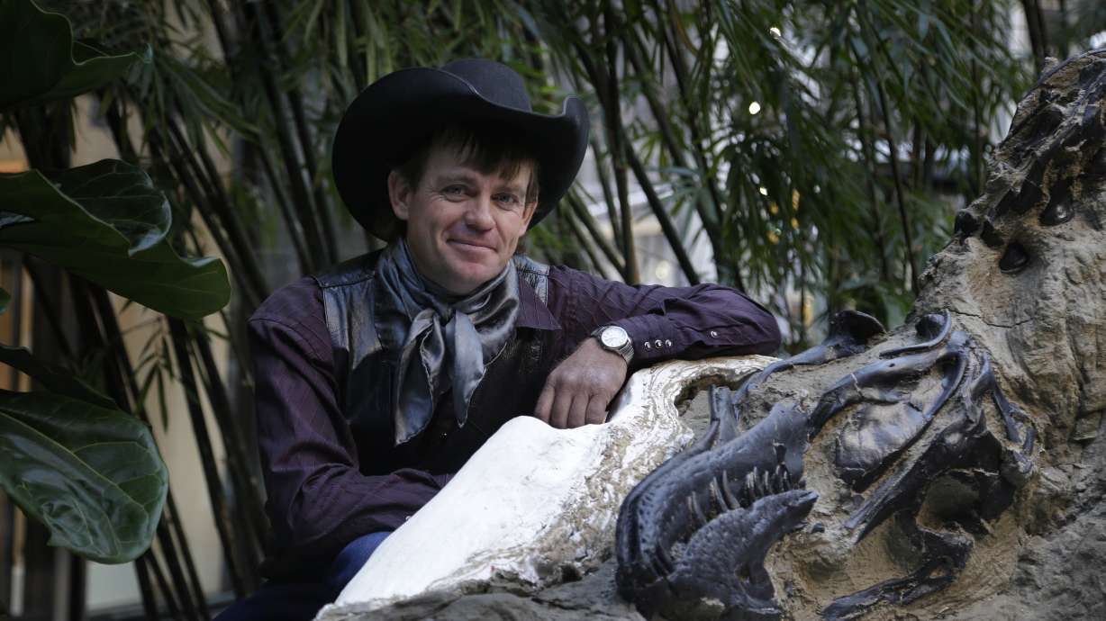 Fight over dinosaur fossils comes down to what's a mineral