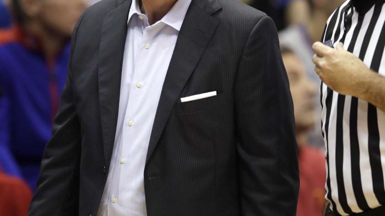 Vick again leads No. 2 Kansas in 89-76 win over La-Lafayette