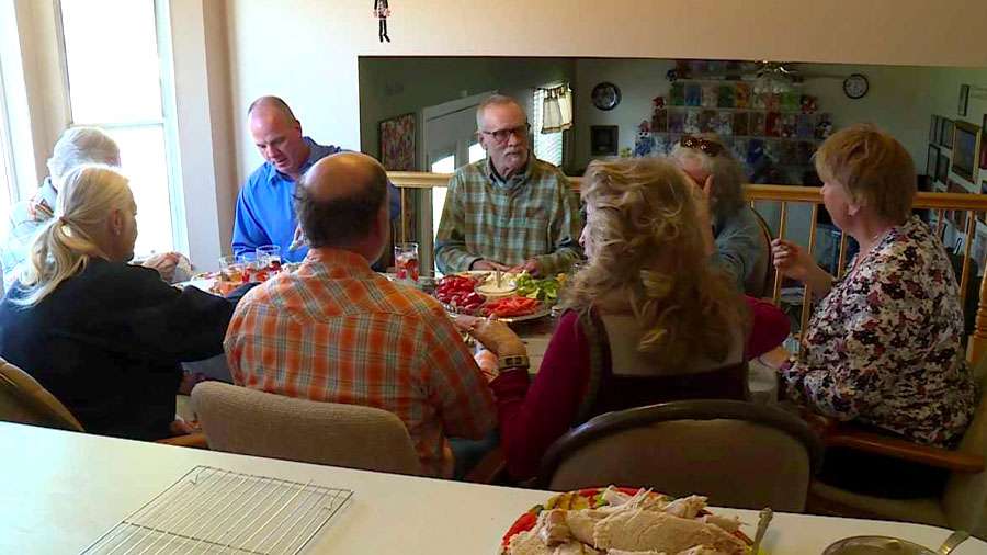 The newly acquainted siblings enjoyed an early Thanksgiving dinner for the first time together on Friday, Nov. 16, 2018. (Photo: KSL TV)