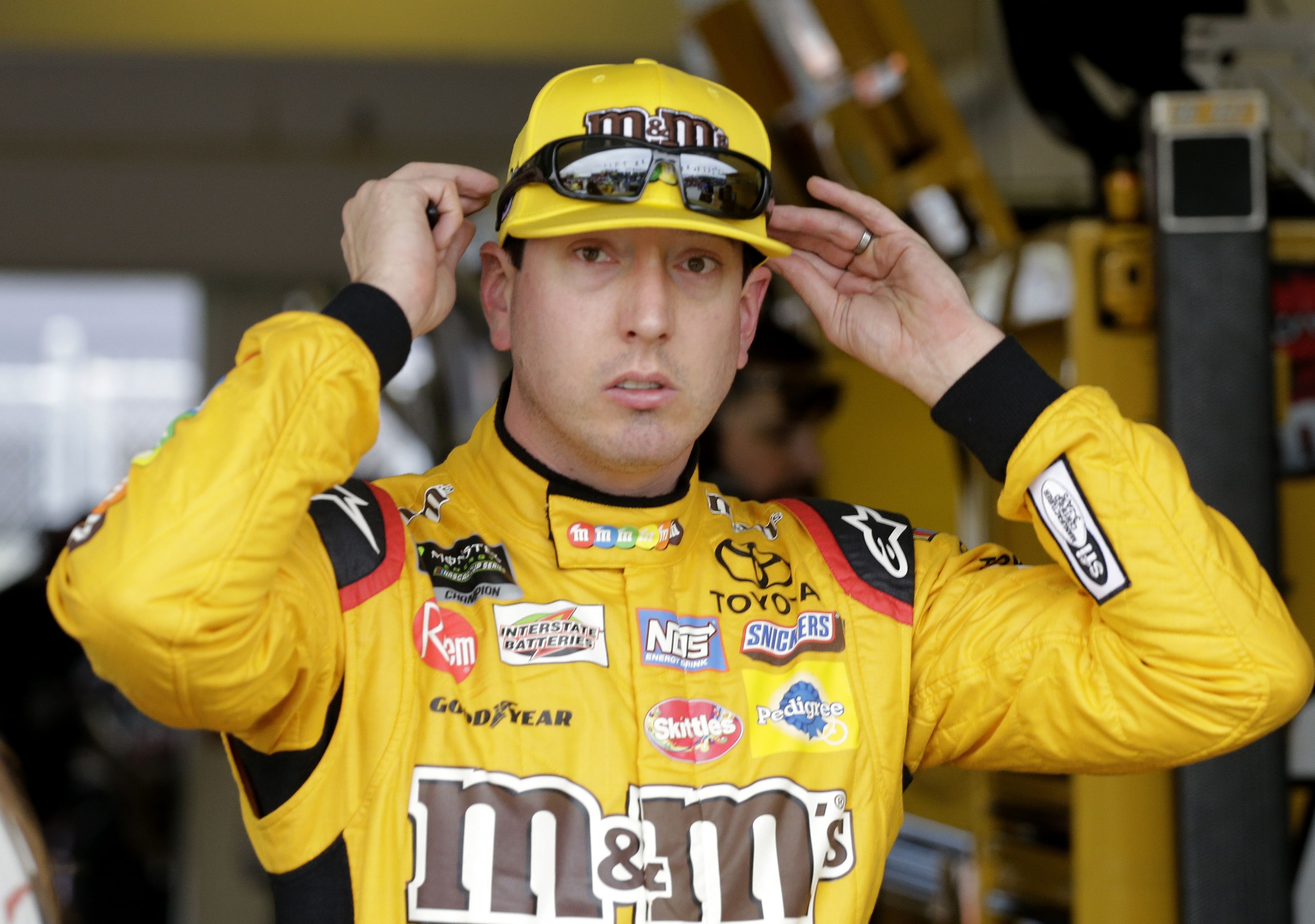 Championship driver Busch takes top pit stall from Hamlin