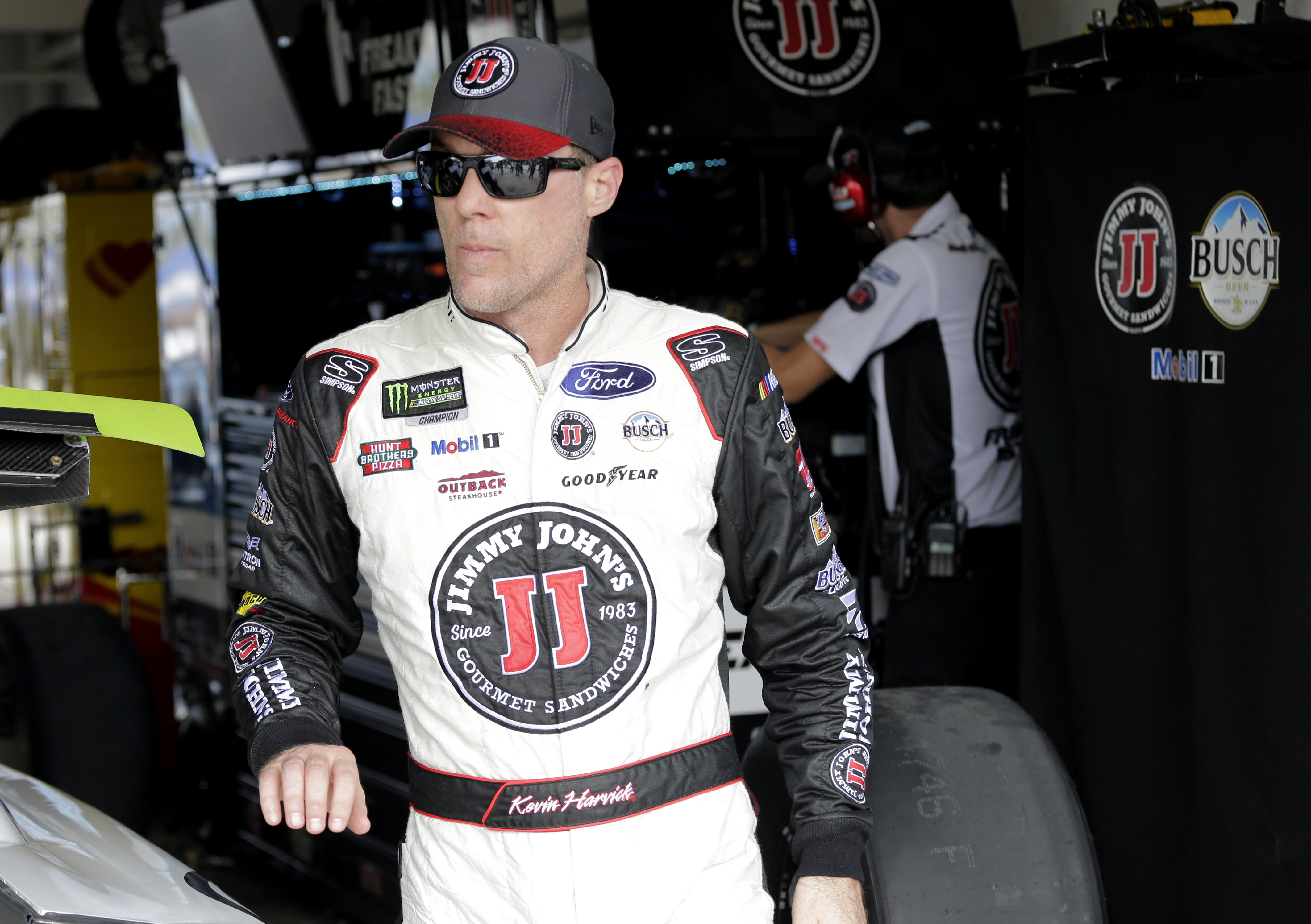 Harvick racing to remove asterisk from spoiler scandal