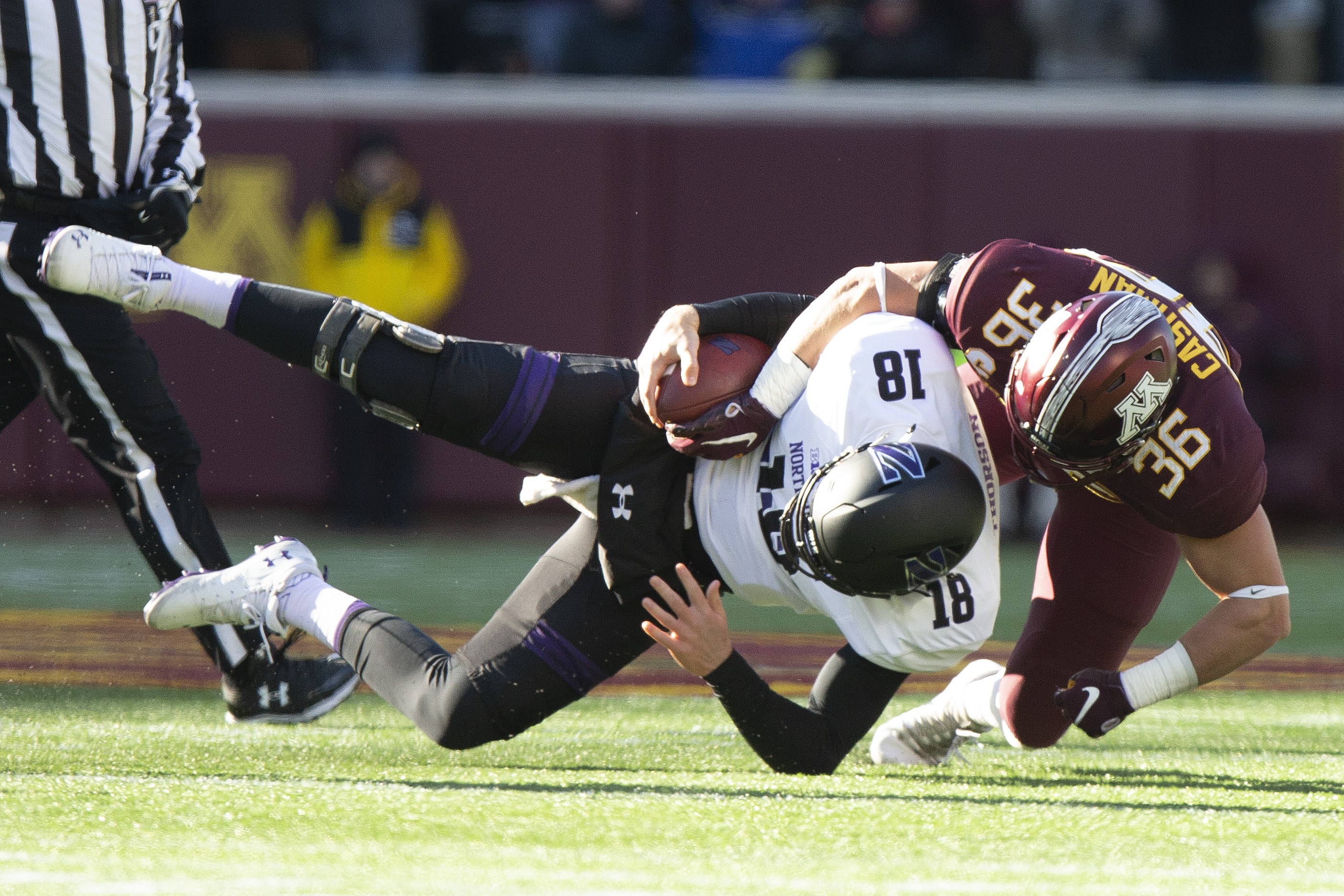 Northwestern stays in stride with 24-14 win at Minnesota