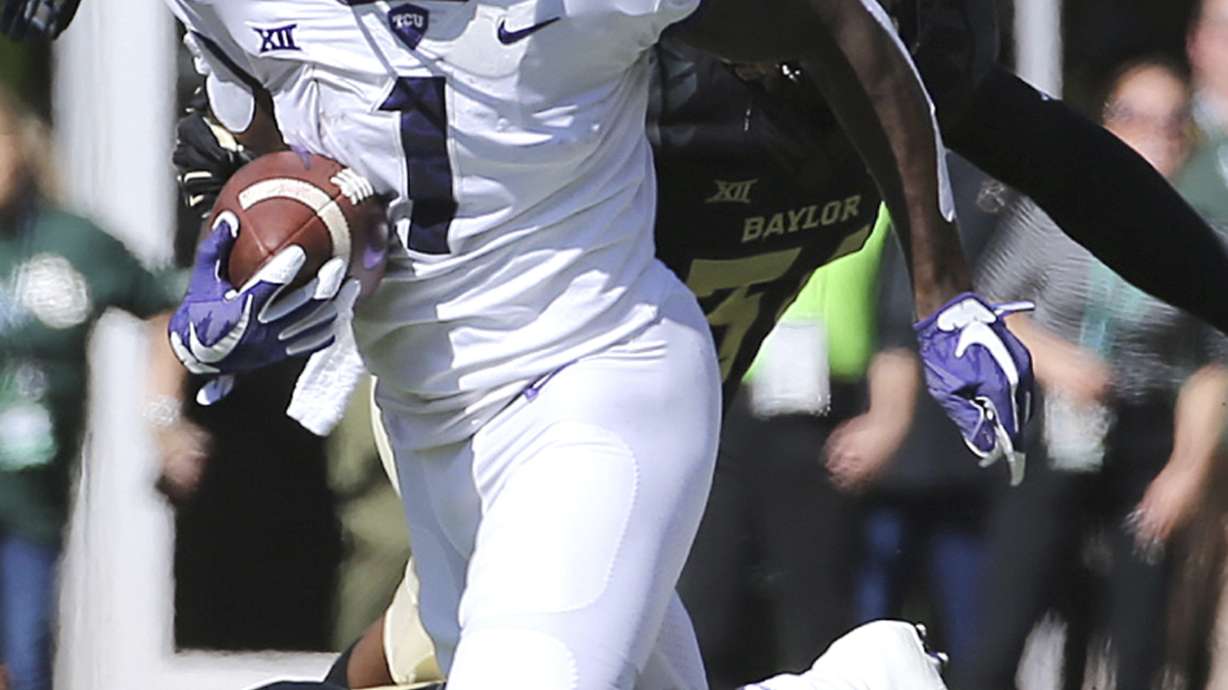 Reagor scores 2 nifty TDs for TCU in a 16-9 win at Baylor