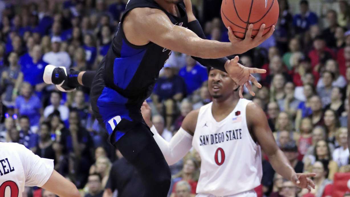 Top-ranked Duke knocks off No. 8 Auburn 78-72 in Maui semis