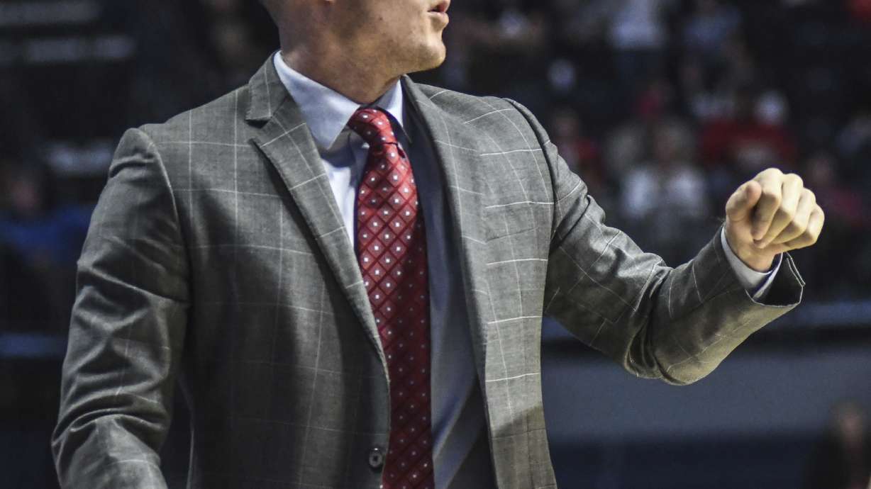Davis' 14 pts leads Ole Miss past Nicholls 75-55