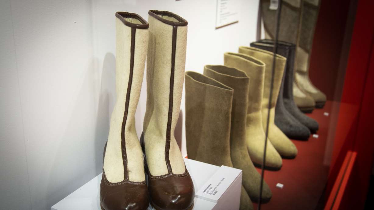 AP PHOTOS: Russians keep alive winter boots tradition