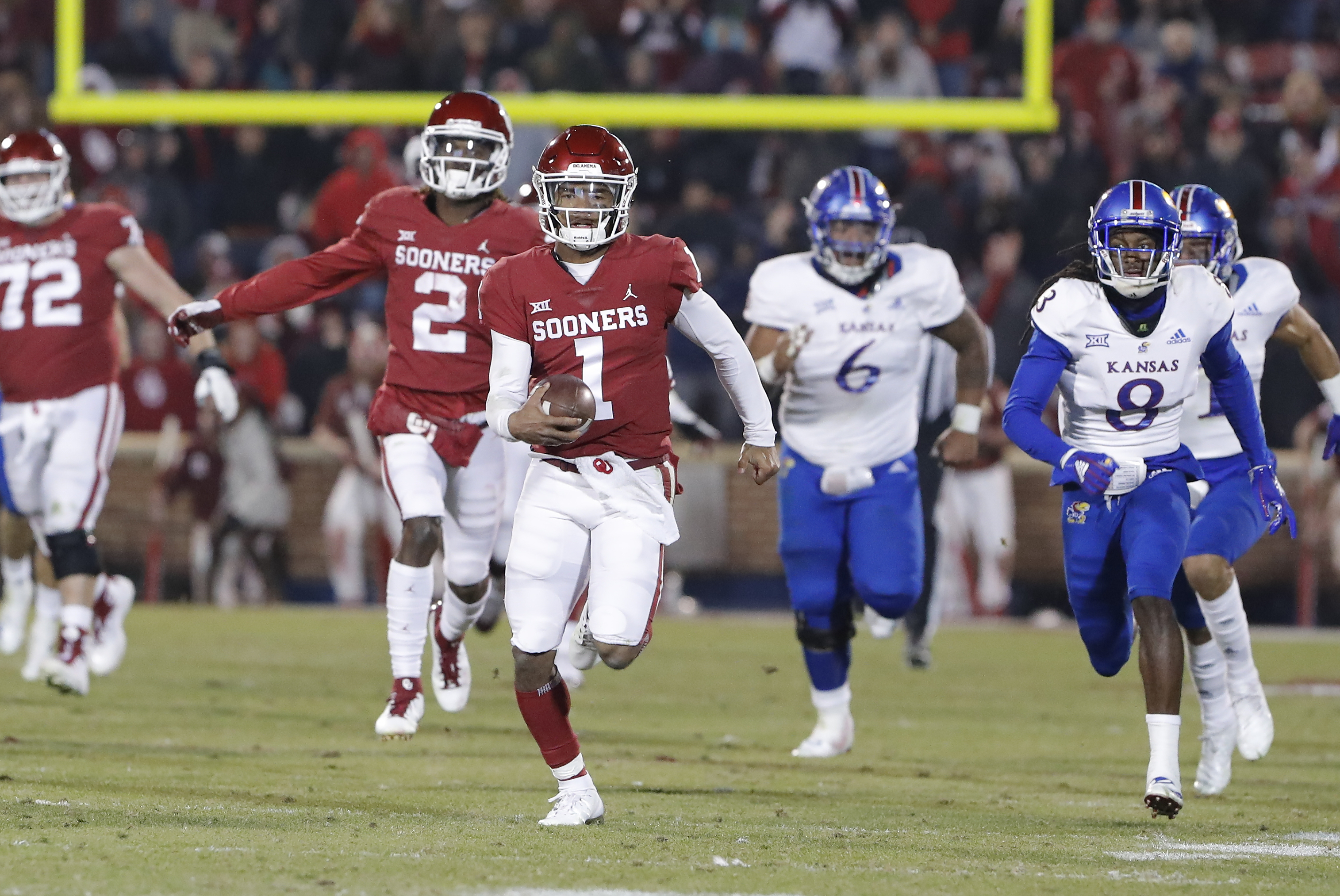 Oklahoma wishbone legends laud Murray's running ability