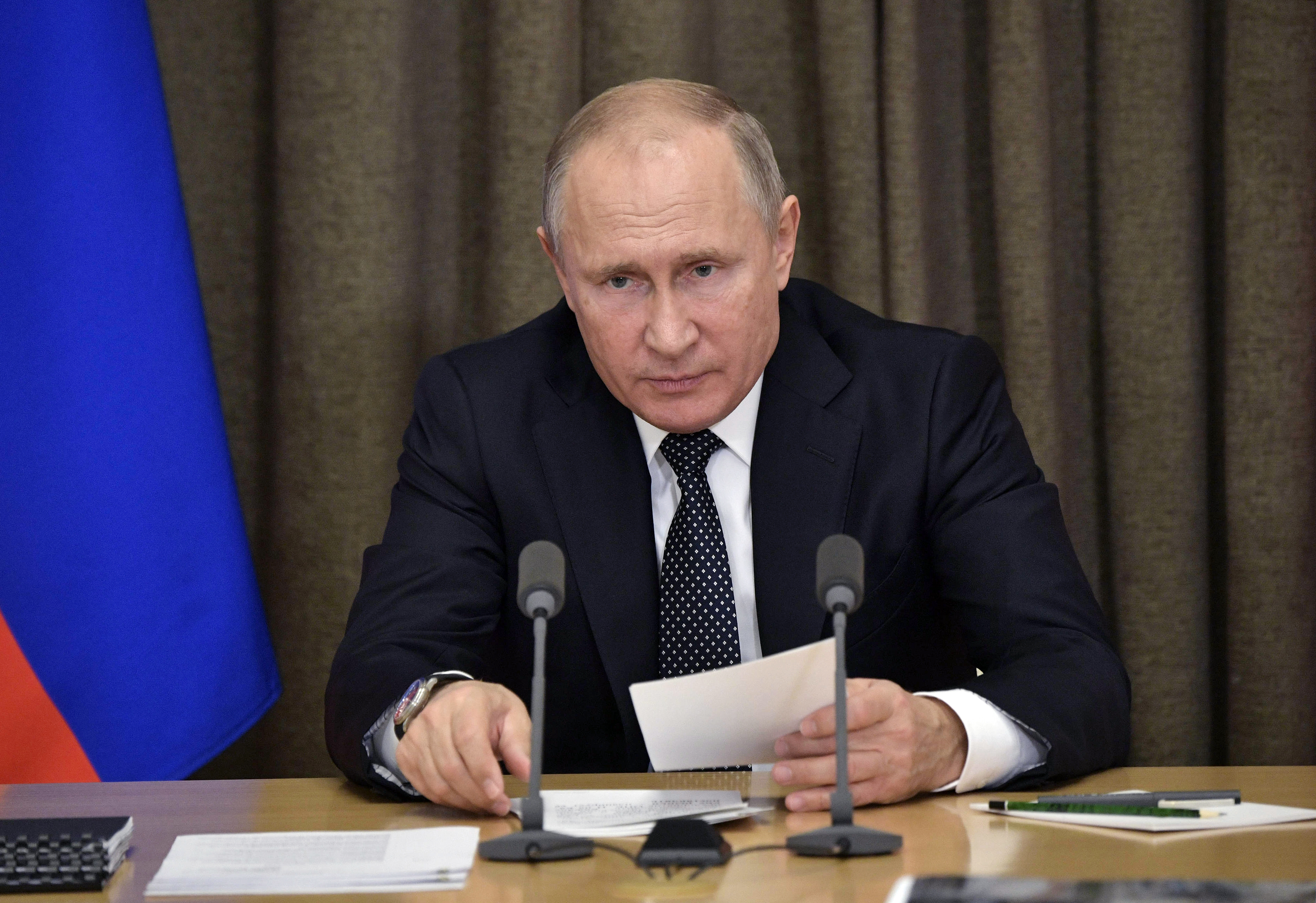 Russian lawmakers ask Kremlin to review nuclear doctrine
