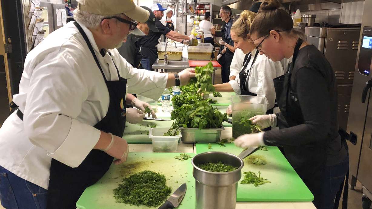 Fire evacuees do their best on a sad Thanksgiving