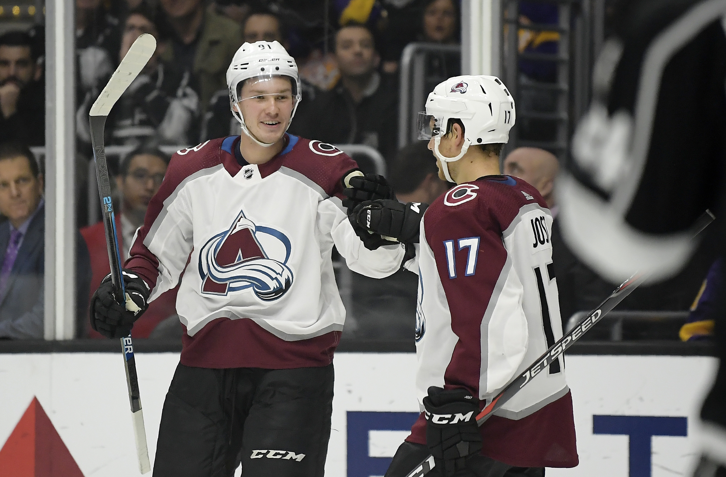 Avalanche get 3 power-play goals to rout Kings 7-3