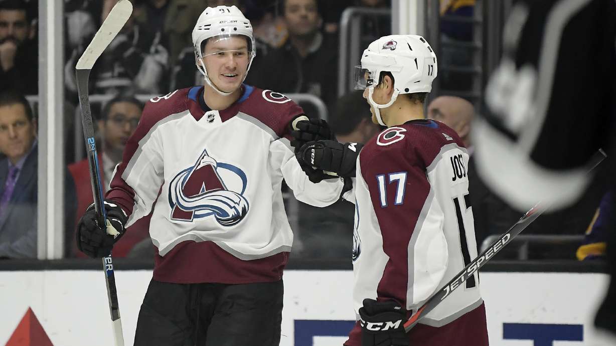 Avalanche get 3 power-play goals to rout Kings 7-3