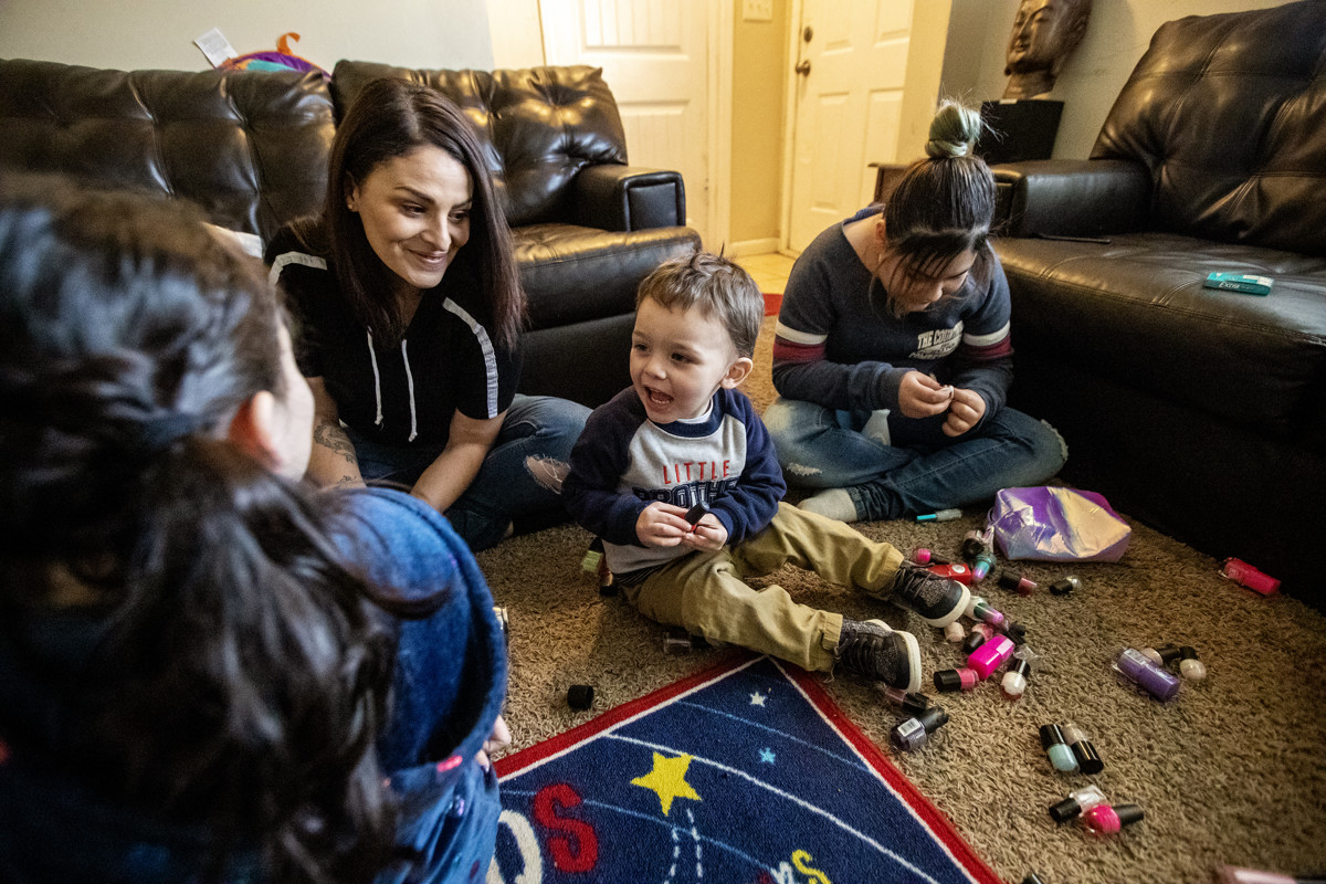Utah mom sober for Thanksgiving, together with her children for the first time in 5 years