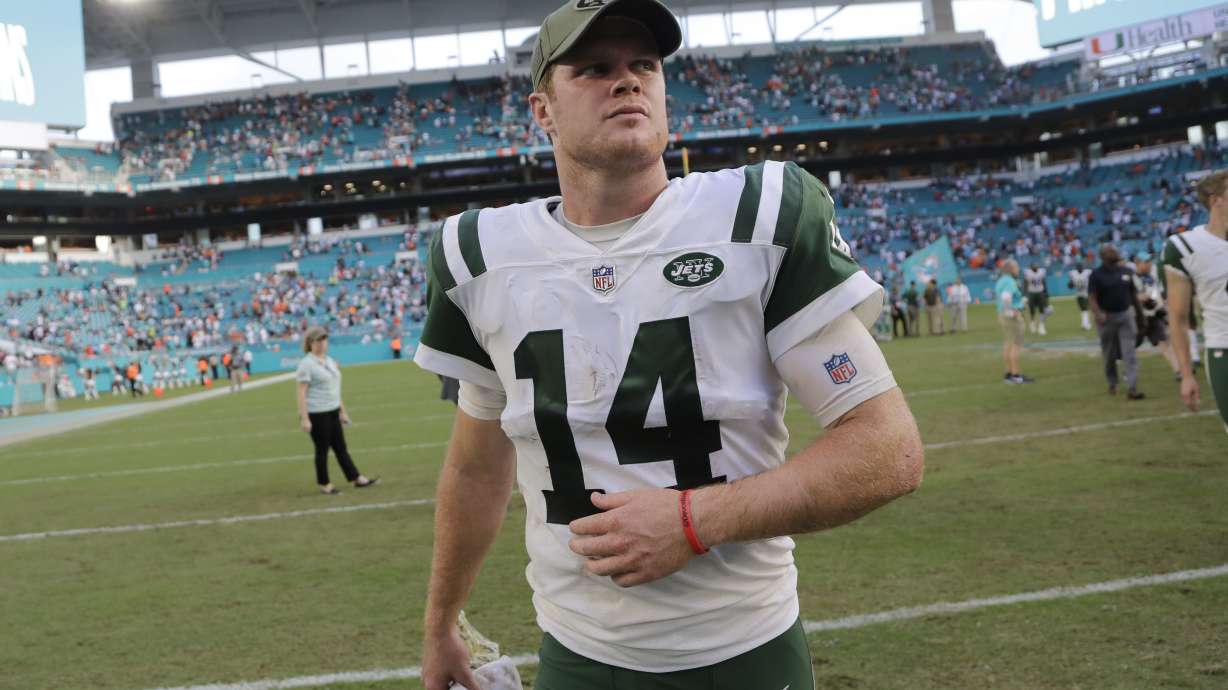 Jets' Darnold sits out again, appears unlikely vs. Patriots