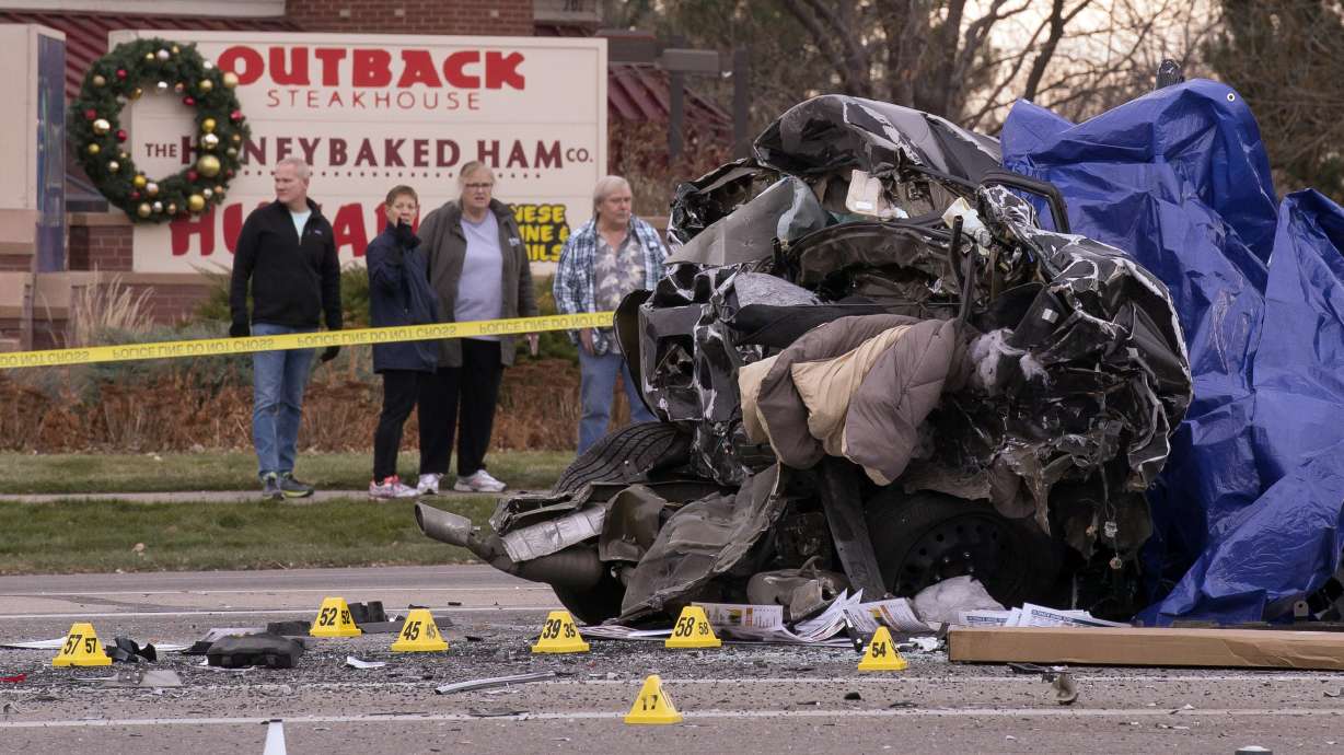 2 dead in Colorado crash involving truck fleeing police