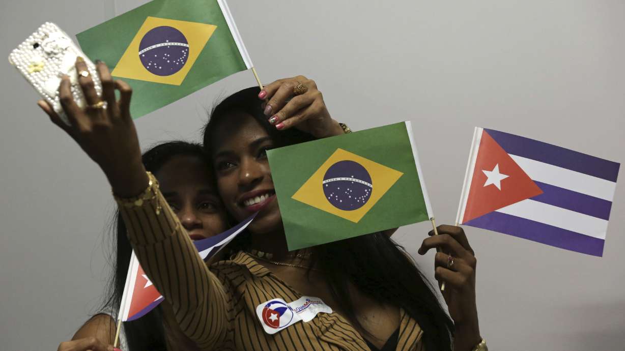 Cuban doctors land in Havana after program ends with Brazil