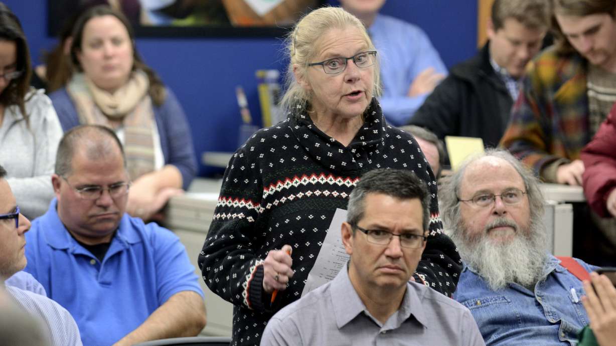 School district: Free-speech protects those in viral photo