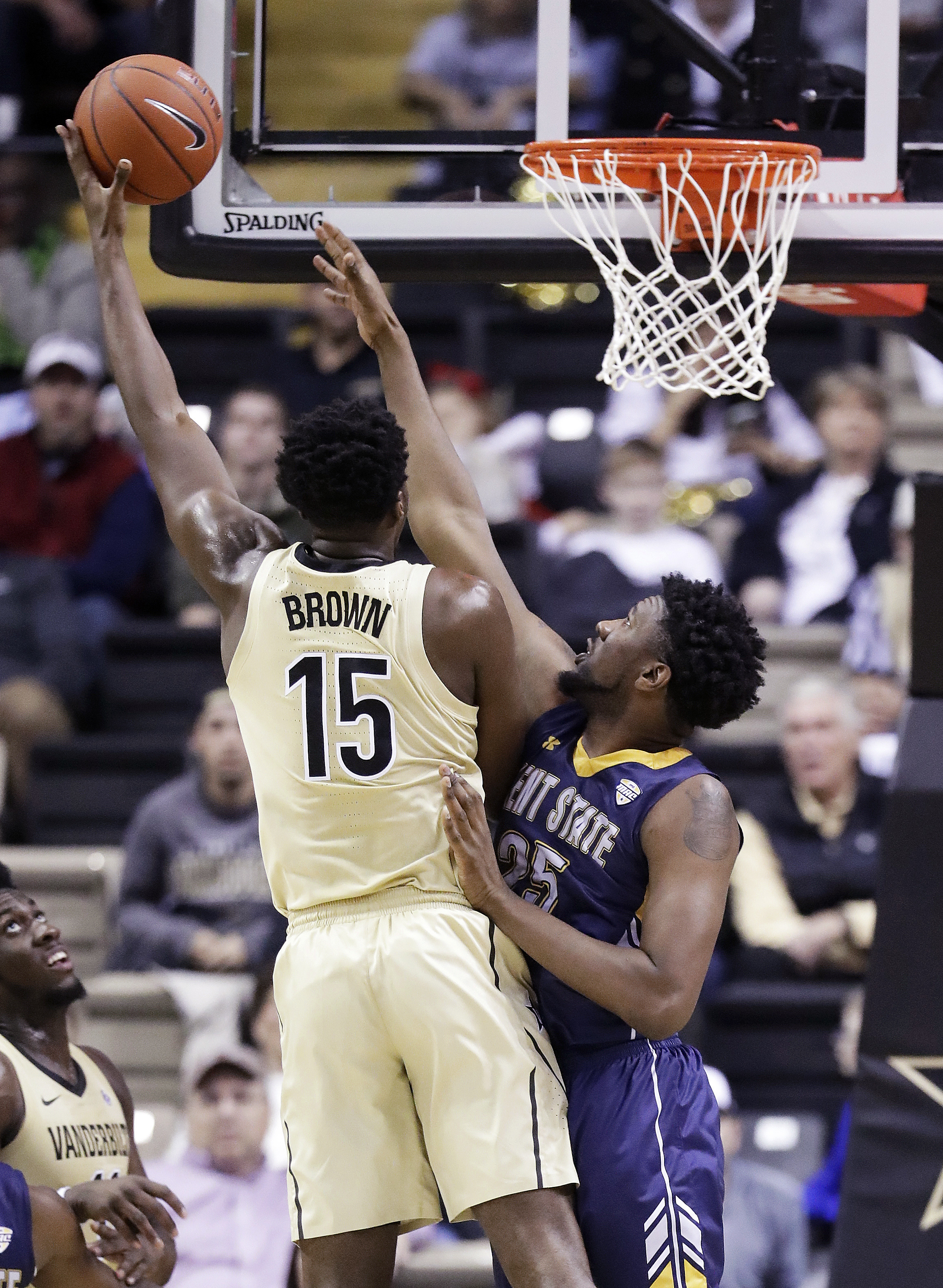 Garland injured in Vanderbilt's 77-75 loss to Kent State