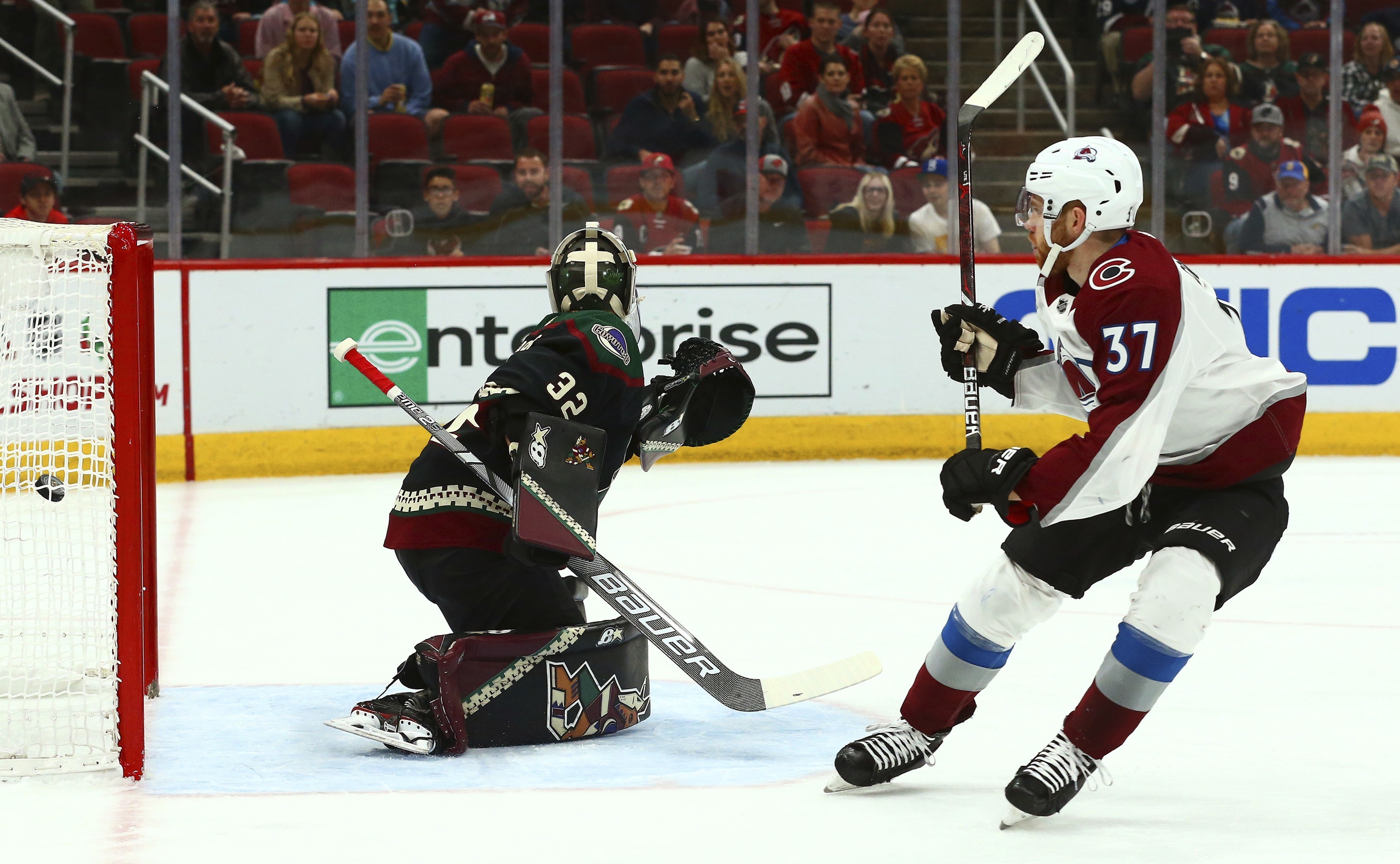 Compher's 2 short-handed goals lead Avs past Coyotes 5-1