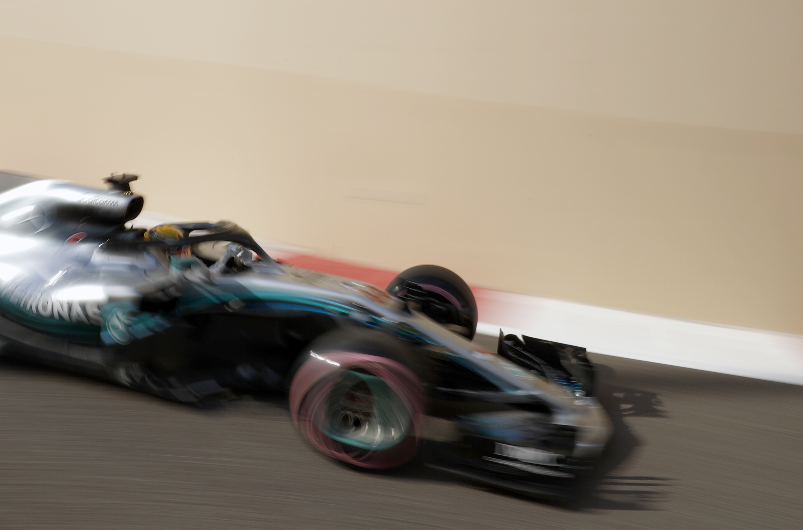 Hamilton clinches pole for season-ending Abu Dhabi GP
