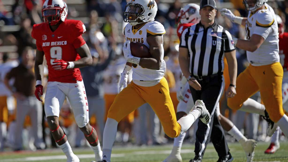 Wyoming runs over New Mexico 31-3 to become bowl eligible