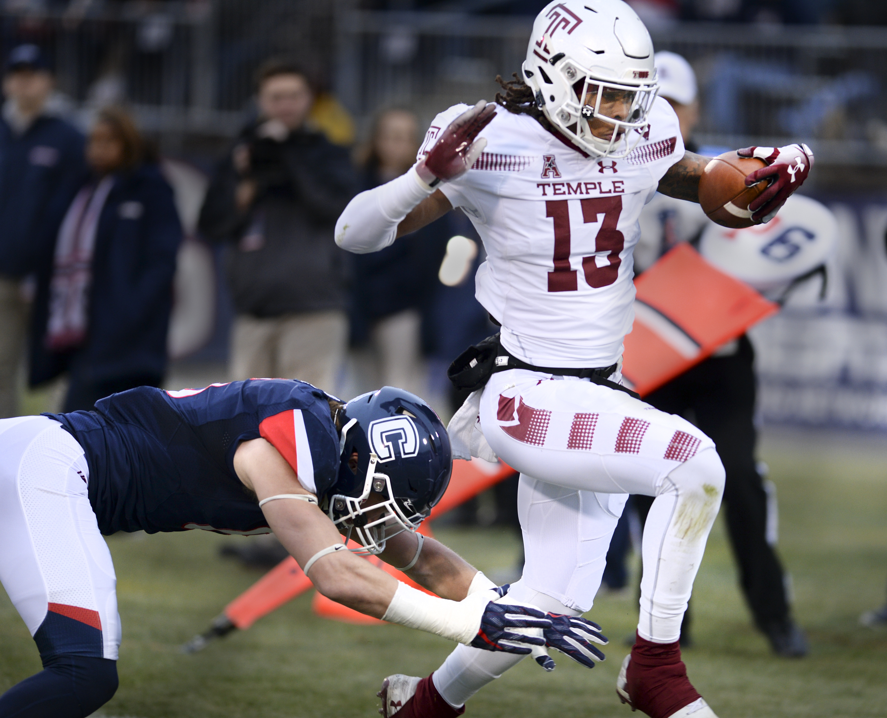 Temple routs UConn, Huskies set NCAA records for futility