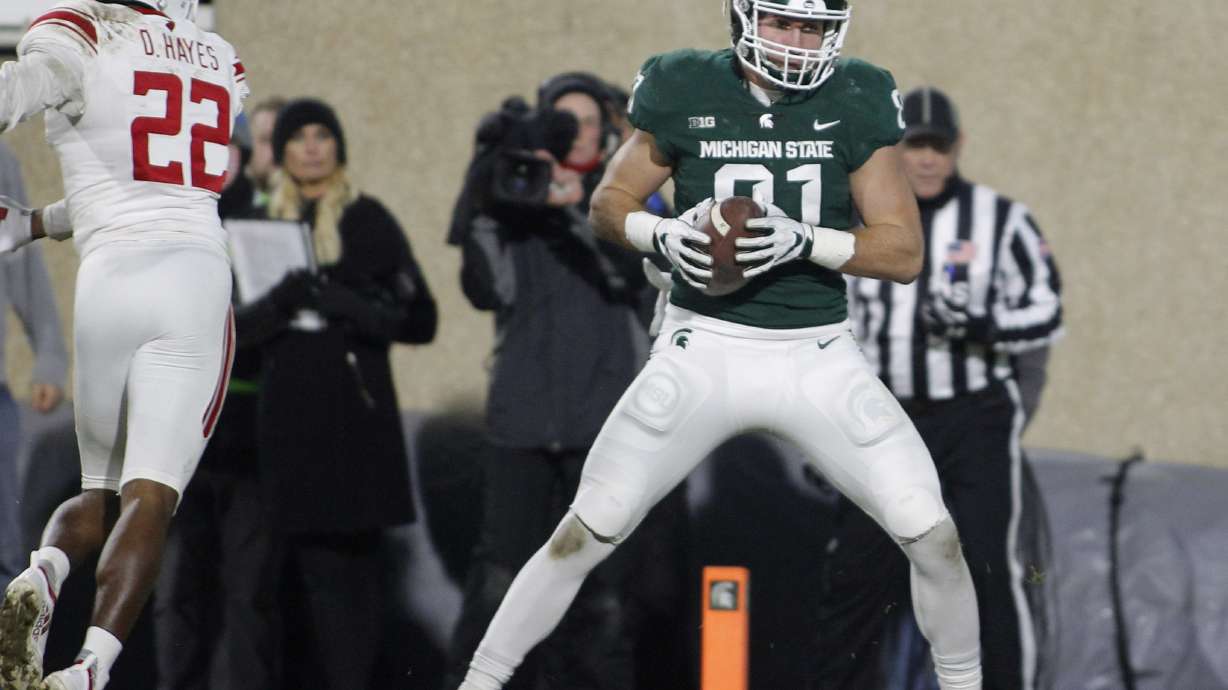 Michigan State scores late TD, beats Rutgers 14-10