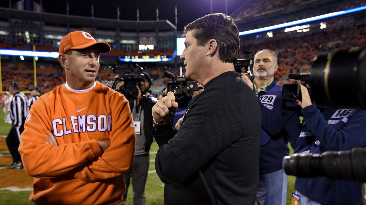 Clemson's Swinney miffed by critics after South Carolina win