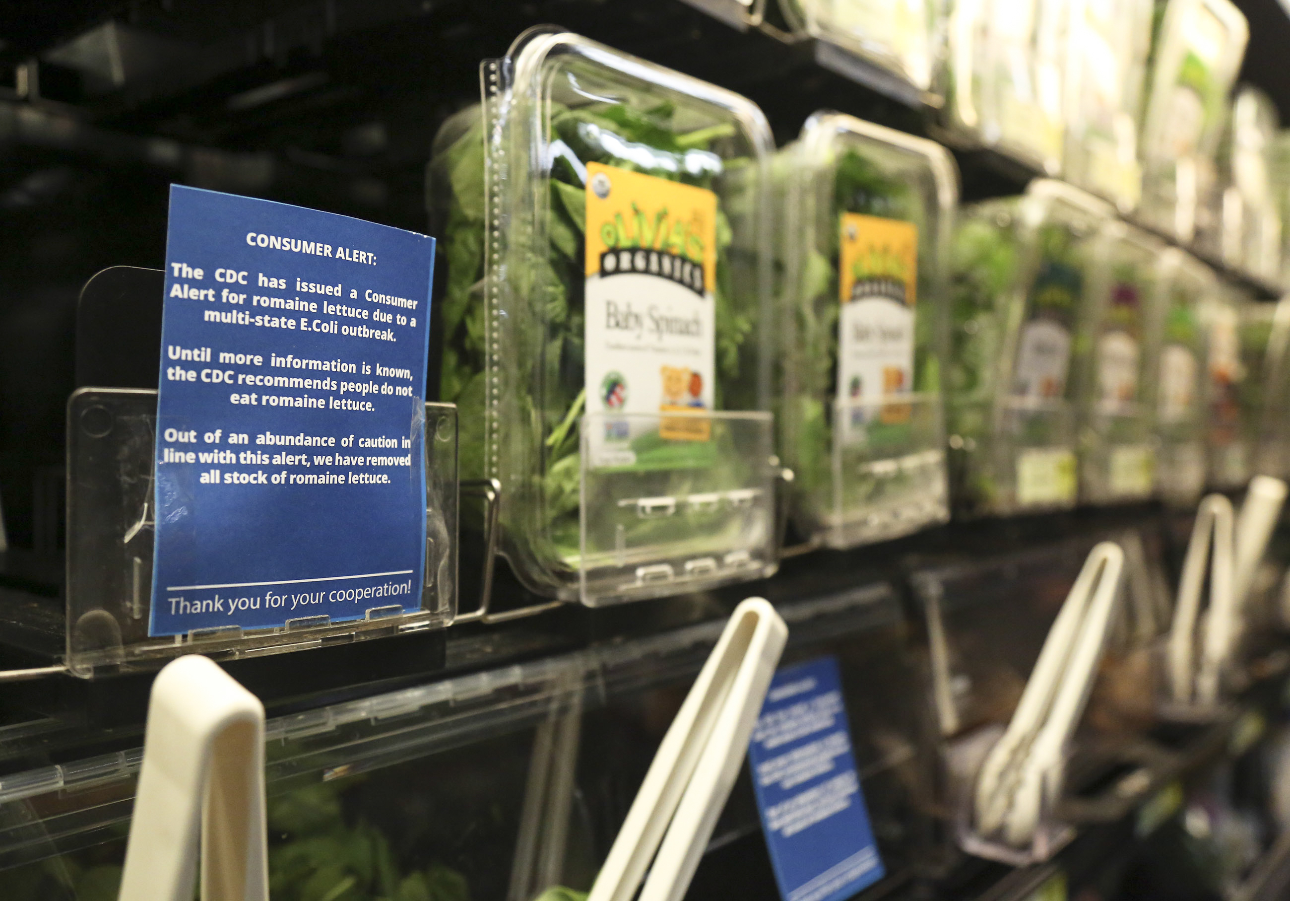 US officials: It's OK to eat some romaine, look for labels