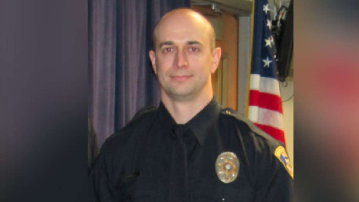 Utah Legislature honors families of fallen police officers