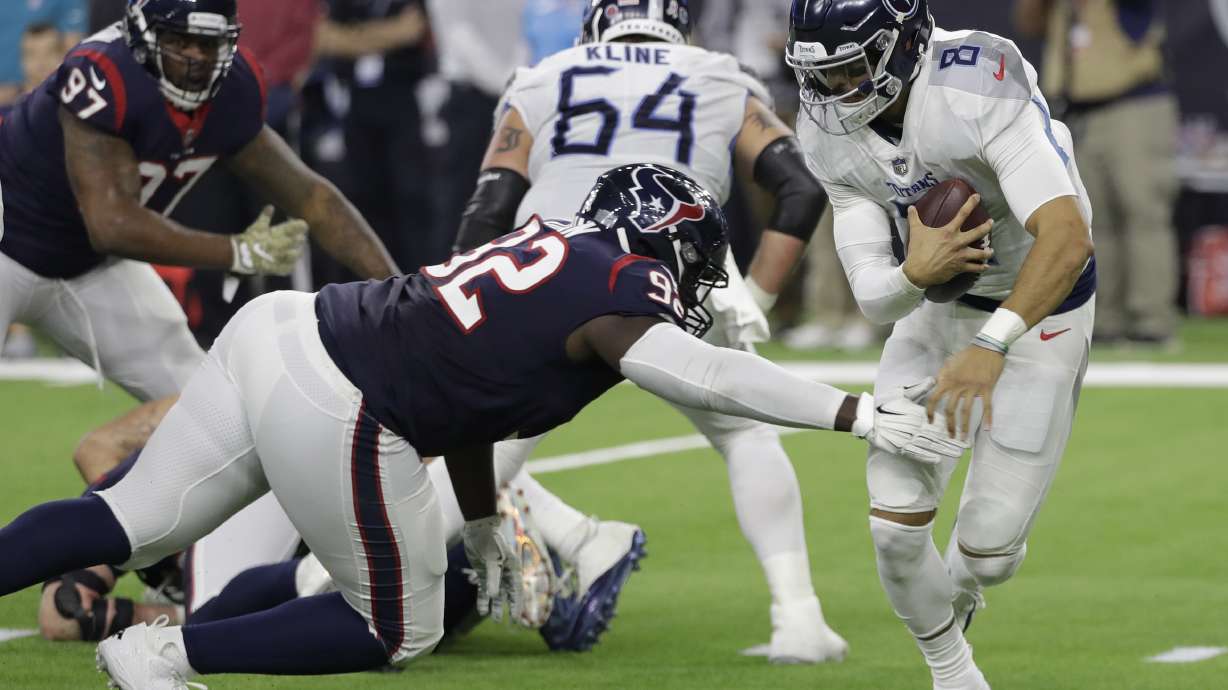 Texans beat Titans 34-17 for team-record 8th straight win
