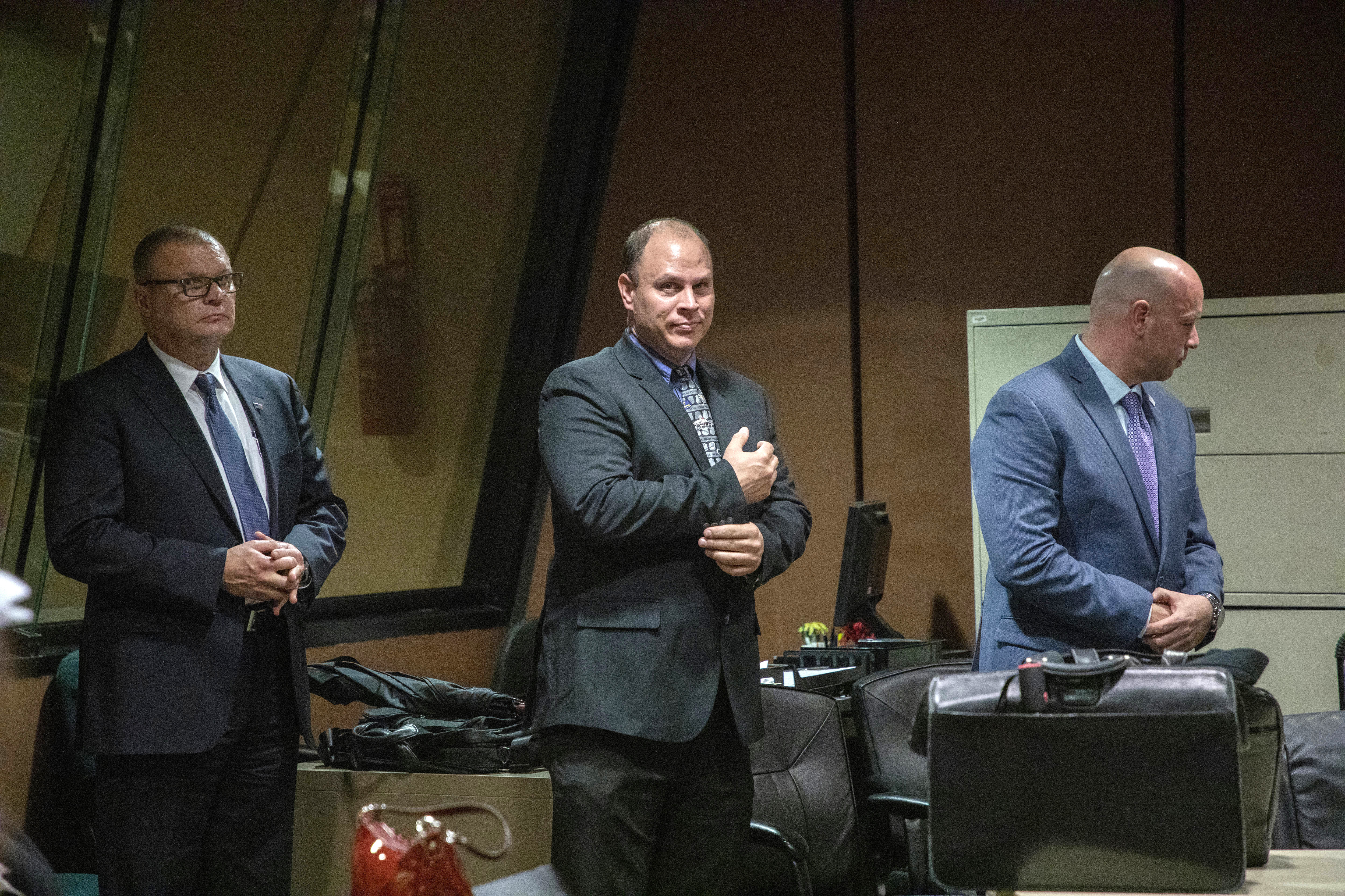 Trial begins for Chicago cops accused in Van Dyke cover-up