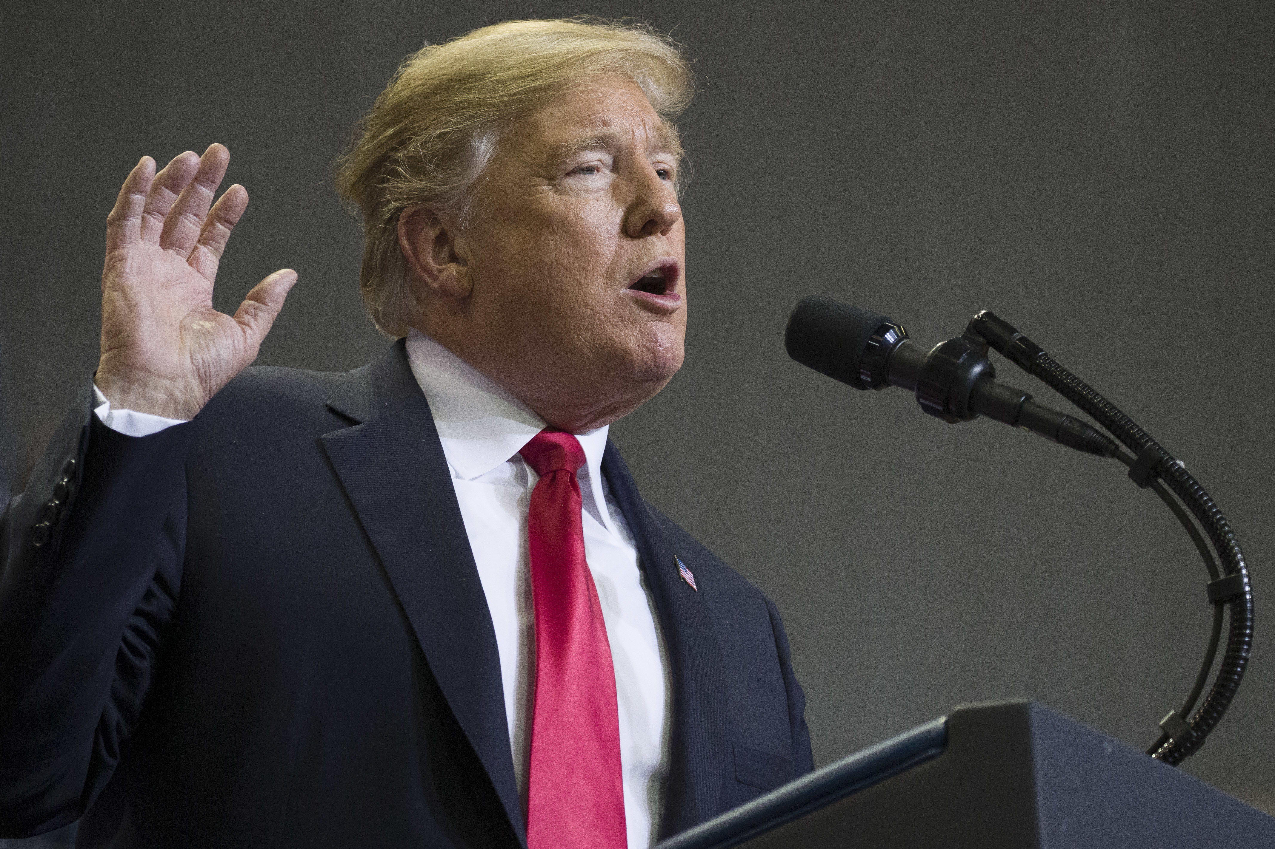 As shutdown looms, Trump and GOP leaders discuss border wall