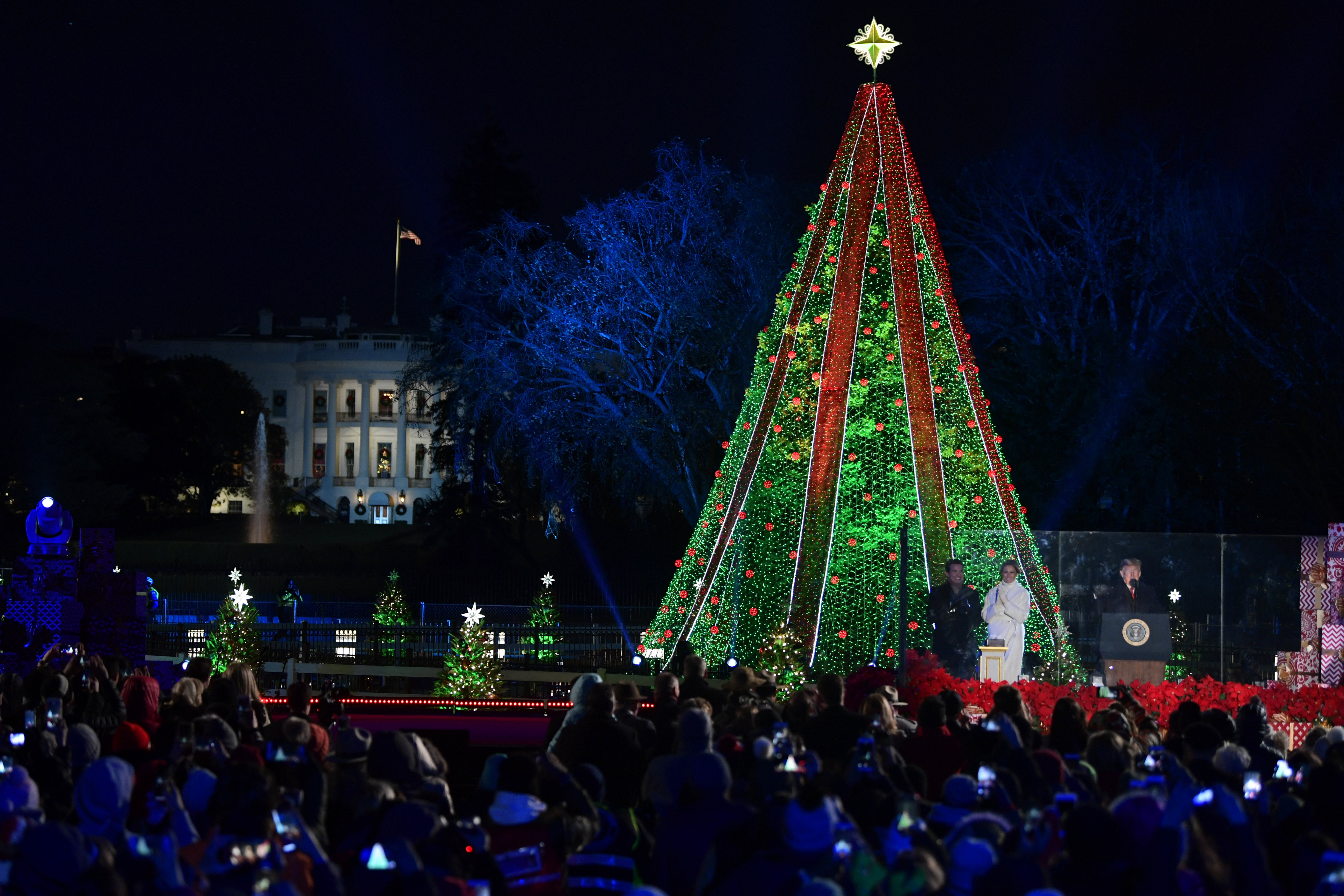 Trumps light National Christmas Tree south of White House