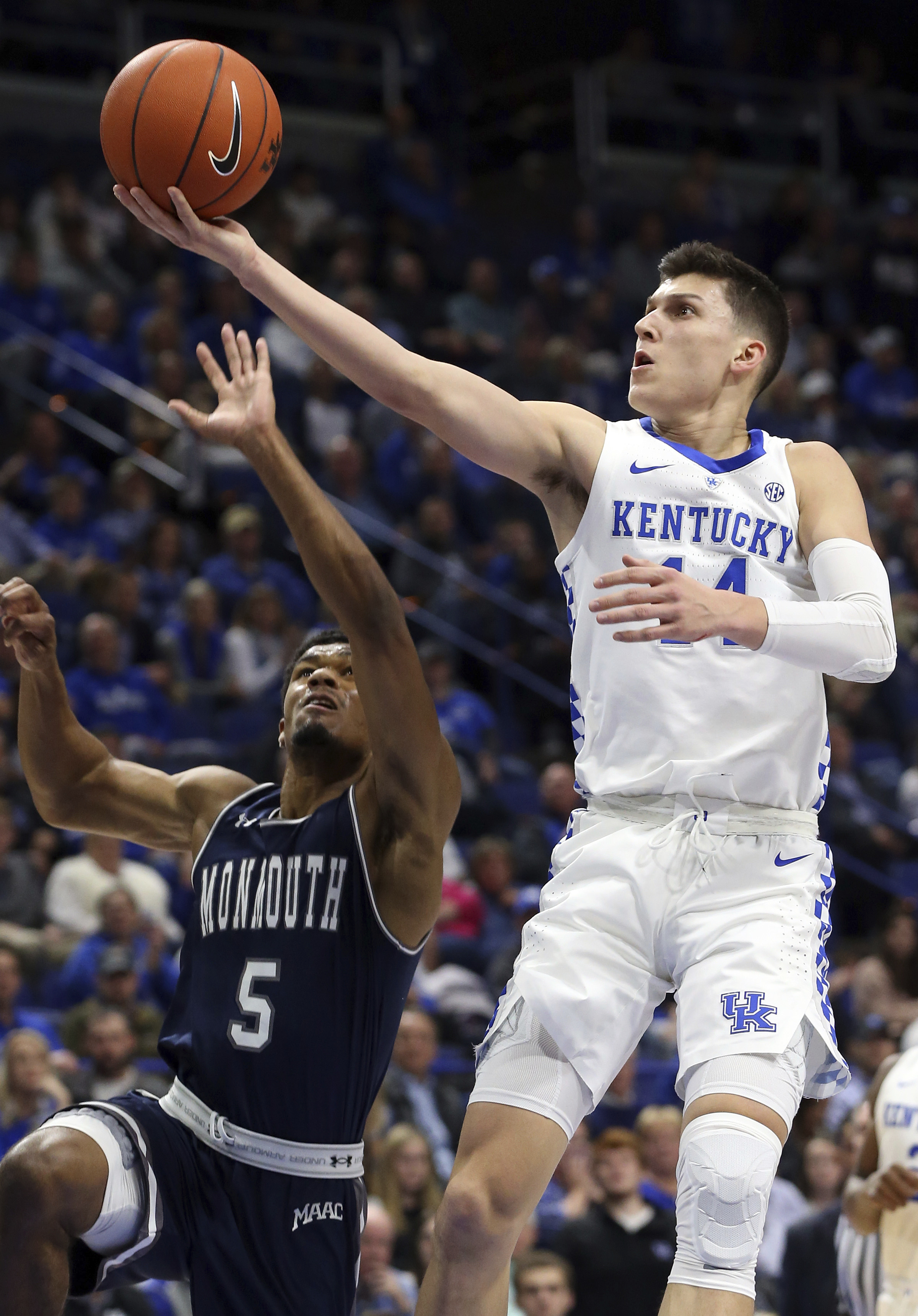 No. 10 Kentucky easily handles Monmouth 90-44