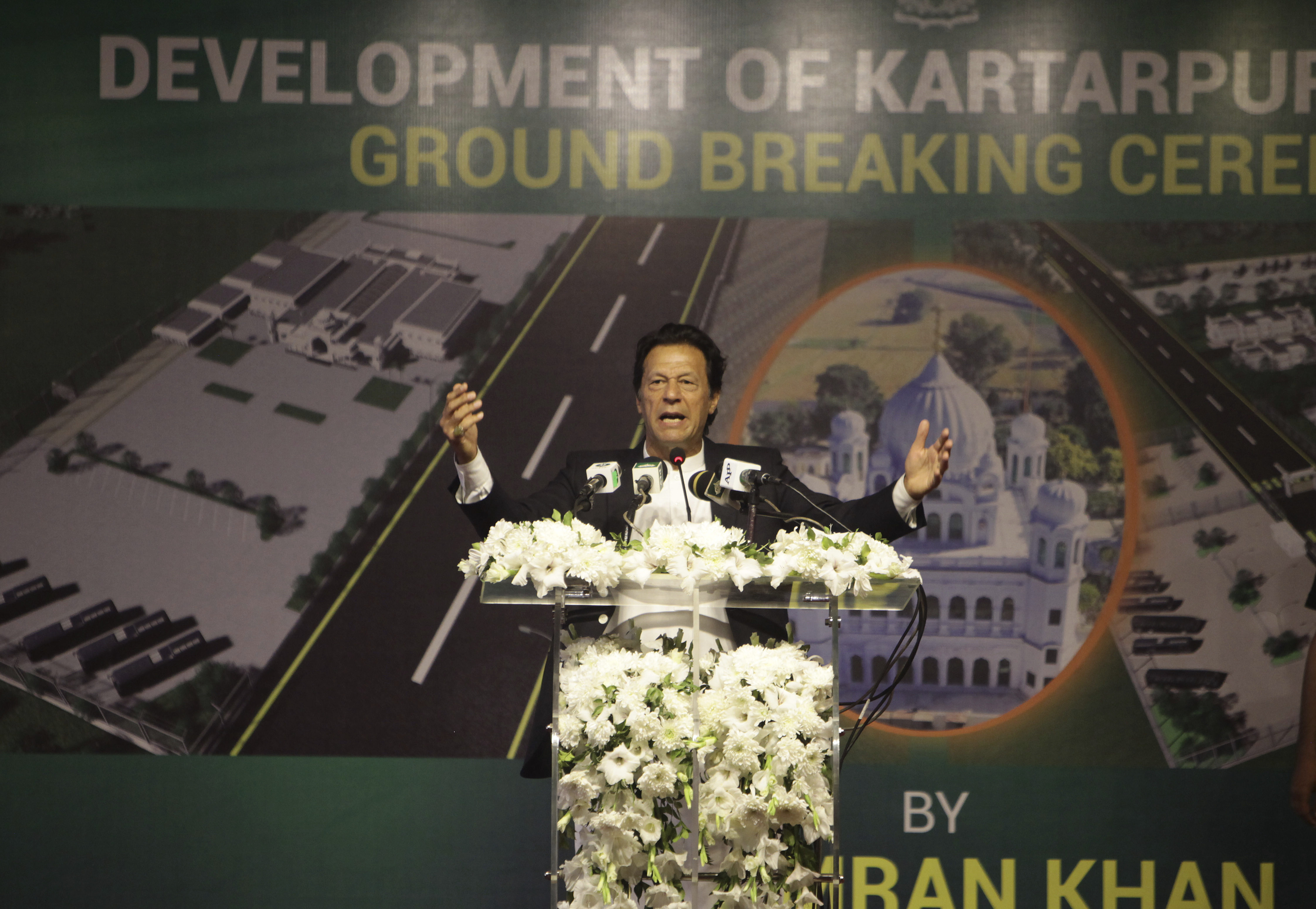 Pakistan PM promises whistleblower law to combat corruption